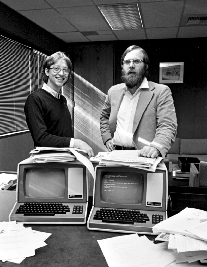 Билл Гейтс (слева) и Пол Аллен в 1979 году, когда они перевели главный офис Microsoft в Белвью.